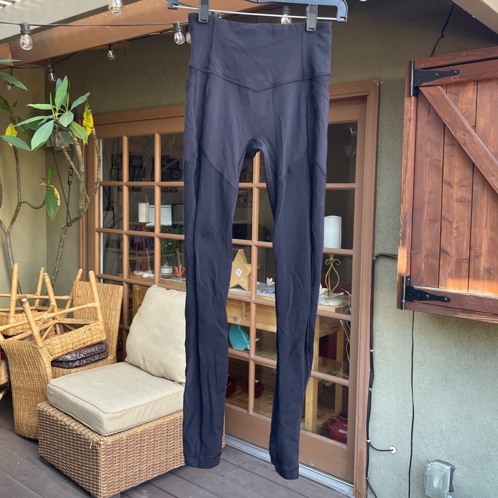 Black Lululemon leggings size 4